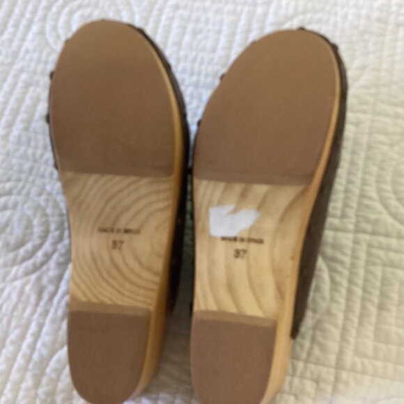 Penelope Chilvers Brown Embossed Leather Wood Women Clogs Shoes Size 37 Spain - Picture 5 of 12